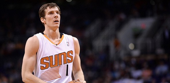 詹姆斯又一里程碑！季后赛+常规赛出场数升至历史第一.